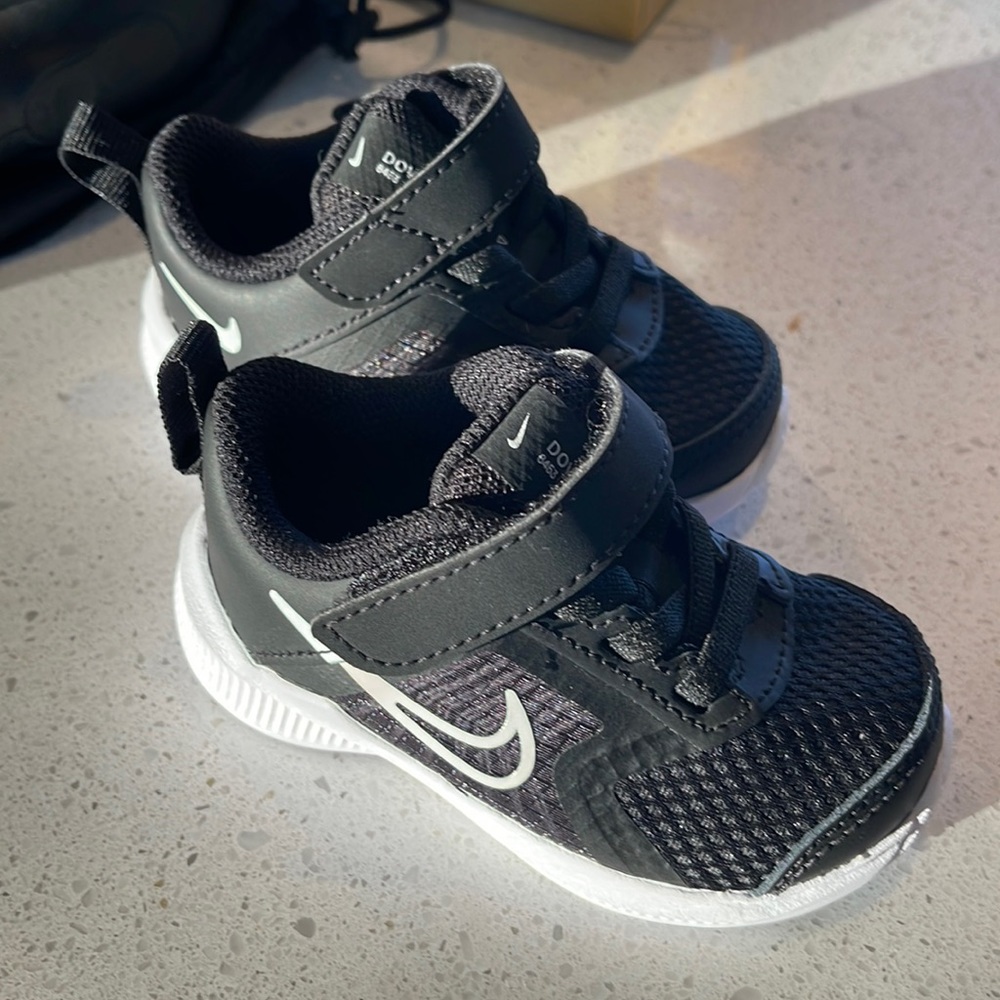 Nike Downshifter Toddler/Kids Shoes size 4C, BNWOT
